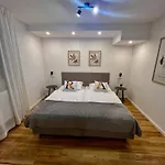 Alpha Hotel *