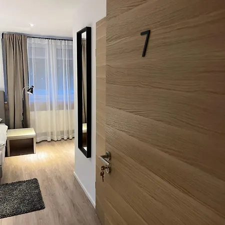 Alpha Hotel *